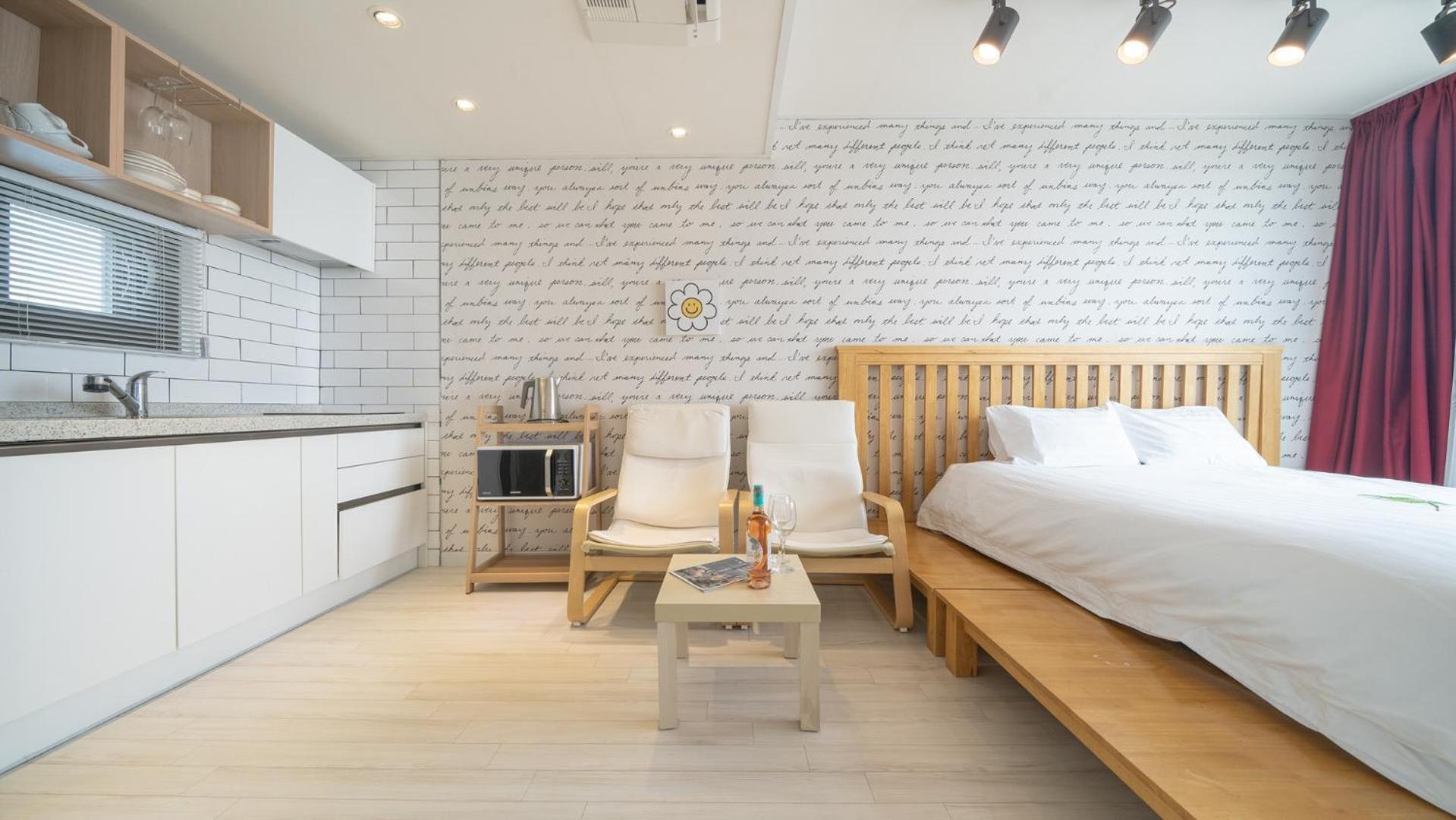 Goseong Littlesquare Oceanview Pension ภายนอก รูปภาพ